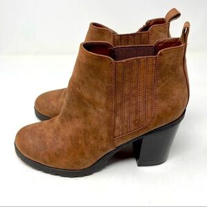 Sam & Libby Brown Faux Leather Ankle Boots – Size 9.5